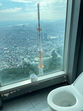 I bagni dell'osservatorio della Lotte World Tower di Seoul